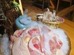 -洪氏嗨捞·广东猪肚鸡·椰子鸡火锅(西咸万象城店)