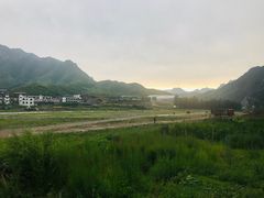 -百里峡七彩艺术小镇
