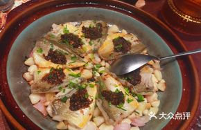 Baked Yellow Croaker with Pomelo Sauce