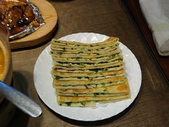 -东口码头·烧鸽子·鱼头泡饼·地方菜(金鹰悦城店)