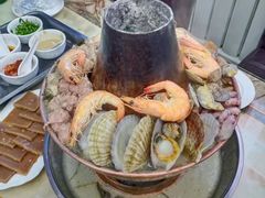 -一口猪海鲜浑锅·东北家常菜