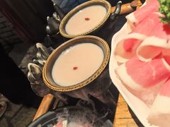 -老牌坊云南鱼豆花火锅(爱建店)