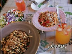 -Rabbit Cafe私房西餐甜点咖啡(栖霞路店)