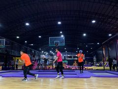 -嘿哟动霸CHUA·新潮玩运动娱乐中心·蹦床滑冰团建乐园