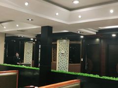 卡座-皇城根·鲁菜济南菜·吊炉烤鸭·炒鸡鱼头(济南旗舰店)