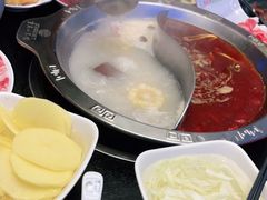 -重庆小天鹅火锅(中商广场店)