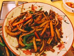 茶树菇炒牛肉-洞密园美食城·二十二年老店(富华路店)
