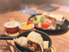 -必胜客(打浦桥日月光店)