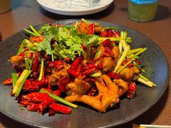 -曼听小寨海鲜烧烤·大连辣炒大王(盖州街店)