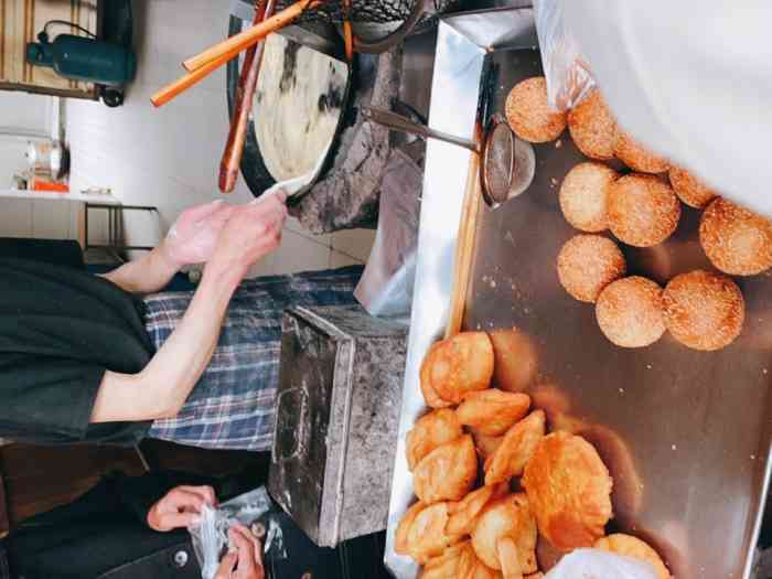 皮市街端荣烧饼图片