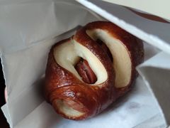 迷你脆肠碱水包-Seesaw Coffee(上海太阳宫K46店)
