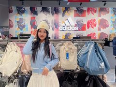 -王府井奥莱棋盘山小镇