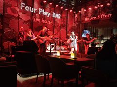 -FOUR PLAY BAR