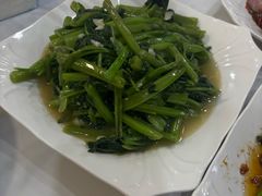 -余杨鸭鸭餐厅