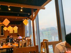 靠窗位-云海肴·汽锅鸡·云南菜(天山百盛优客店)