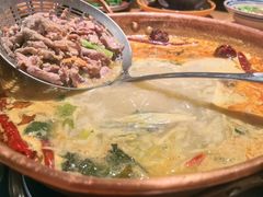 -洱火云南酸菜牛肉火锅(石景山当代商城店)