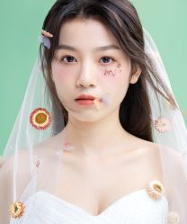 -现代经典婚纱摄影