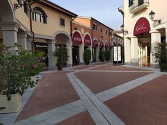 -佛罗伦萨小镇广佛名品奥特莱斯(疏港路店)