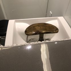 -LESSMORE科技头皮理容中心