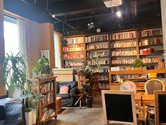 -房角石咖啡与书(吉大南校店)