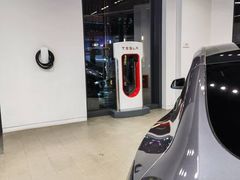 -TESLA 特斯拉(上海太古汇体验店)