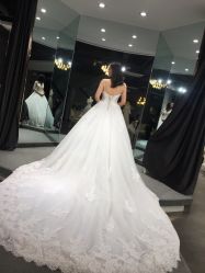 -艾米丽婚纱礼服