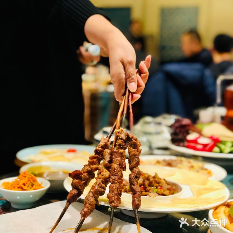 草原的歌，新疆的舞，喀什的酒[调皮]