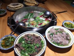 -大众跷脚牛肉馆·非遗传承单位(峨眉山店)