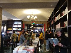 -钟书阁(松江泰晤士小镇店)