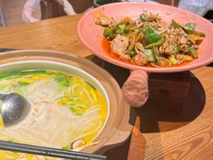 -云海肴·汽锅鸡·云南菜(天山百盛优客店)