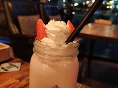 草莓酸奶思慕雪-I HOLIC艾豪丽披萨(KKone店)