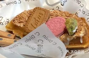 Caramel Crunch Waffle