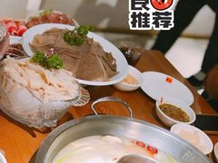 -佬土鹅肠火锅(中建大观店)
