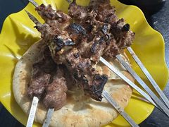 -烤肉小伙烤肉店