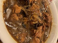 小鸡炖蘑菇-东北人家铁锅炖(鞍山路店)