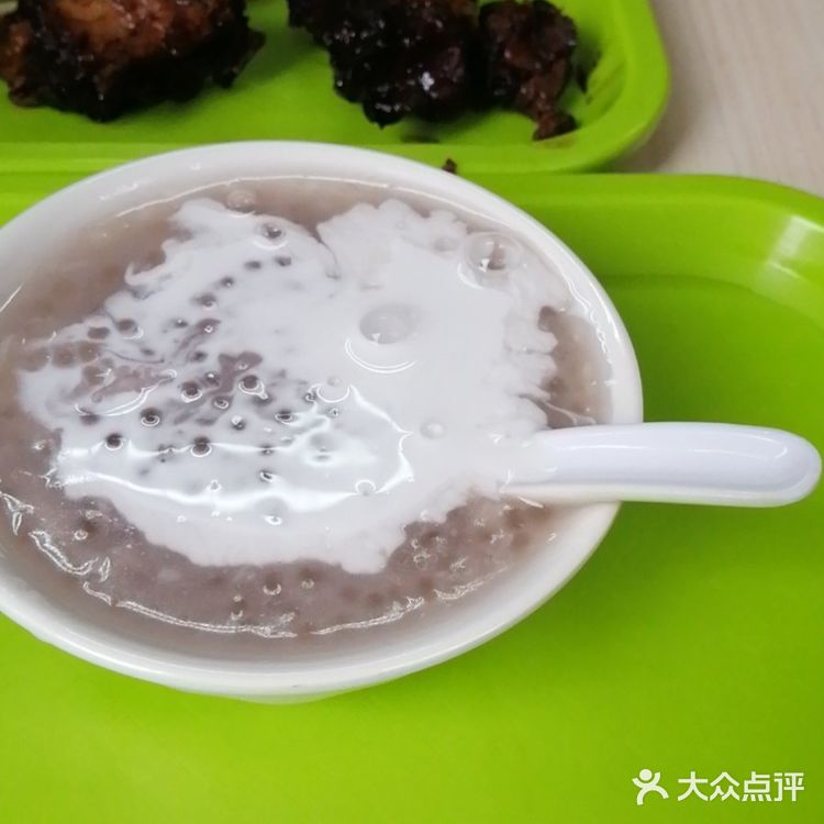 好好吃呀，特别是猪脚姜