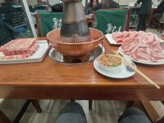 -楼外楼大刀肉传统火锅居(博学路店)