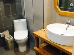 -两棵枇杷树