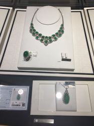 -北京七彩云南翡翠珠宝旗舰店(月坛店)