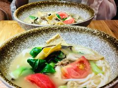 鸡汤米线-蒙自源过桥米线(红谷滩万达店)