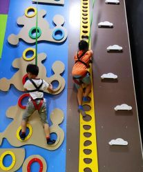 -蹦贝运动中心·蹦床·攀岩·闯关(龙岗店)