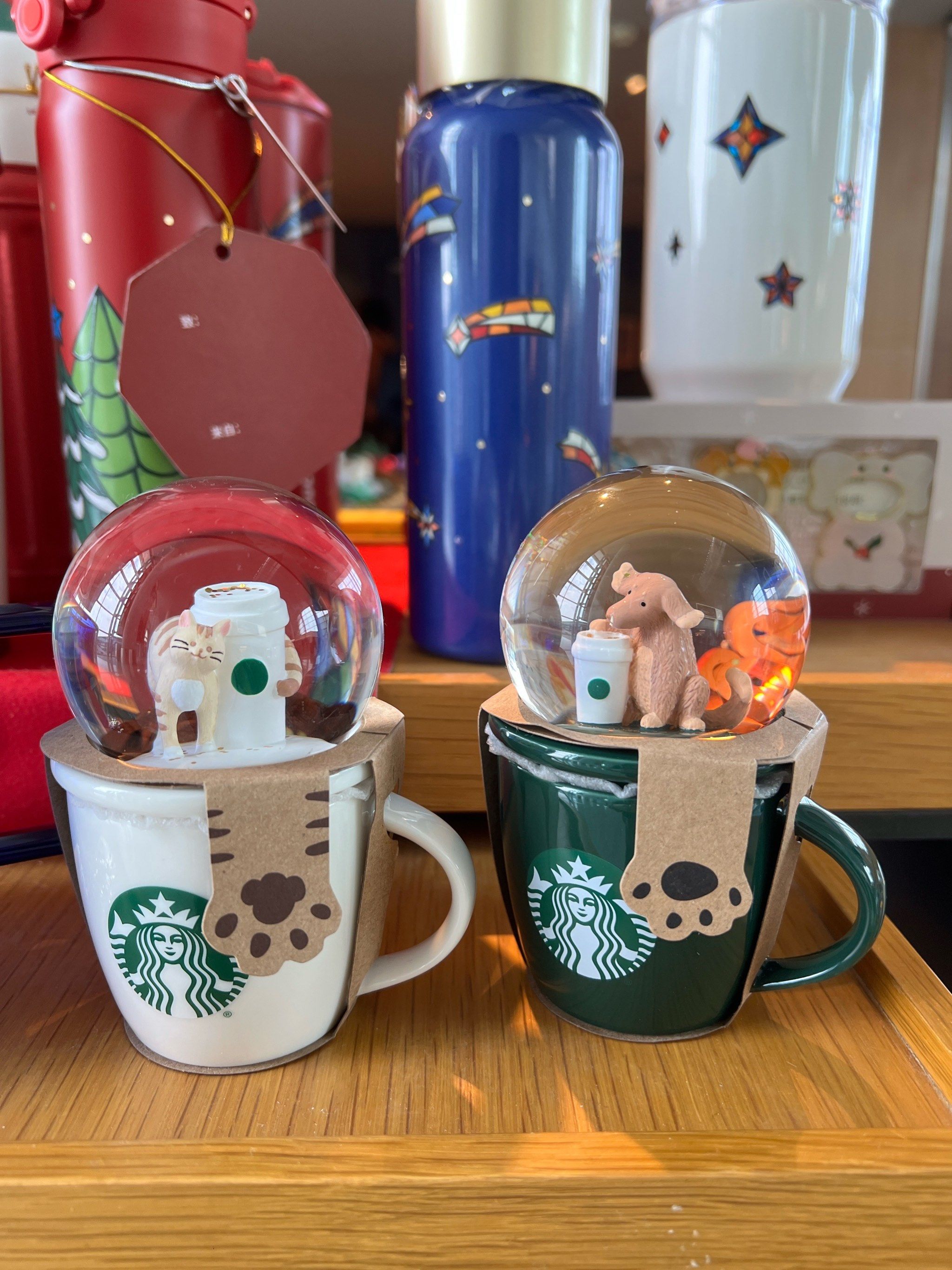 星巴克的圣诞杯可爱到我心趴上