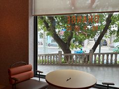 -桔子酒店(上海西藏北路地铁站店)