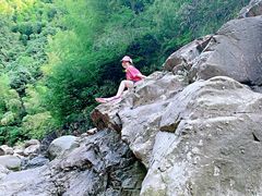 -安吉龙王山峡谷漂流