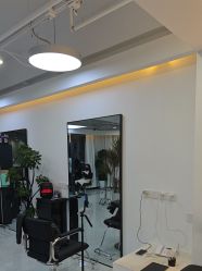 -V7 HAIR SALON