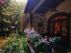 -月亮眼花园餐厅书吧酒吧