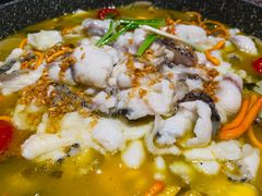 -山城外·非遗酸菜鱼(财富中心店)