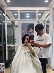-首脑美发沙龙