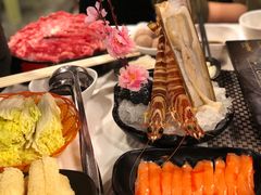 -鲜入围煮花胶鸡海鲜火锅