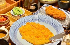 Curry Melted Pork Cutlet Omelette Rice